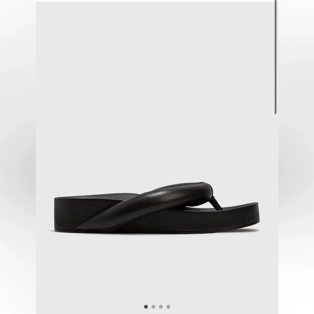 Jil Sander equivalent flaws marks